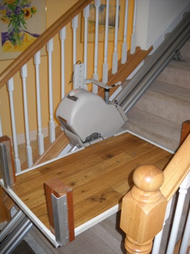 Outer_Banks_stair_lift_dog_1.JPG